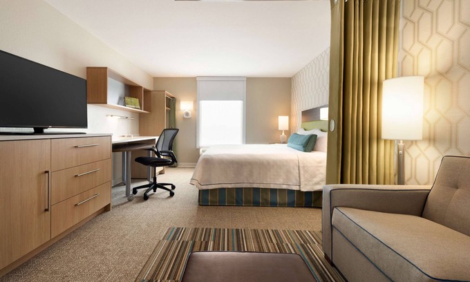 Waukesha Hotel | Home2 Suites by Hilton Milwaukee Brookfield