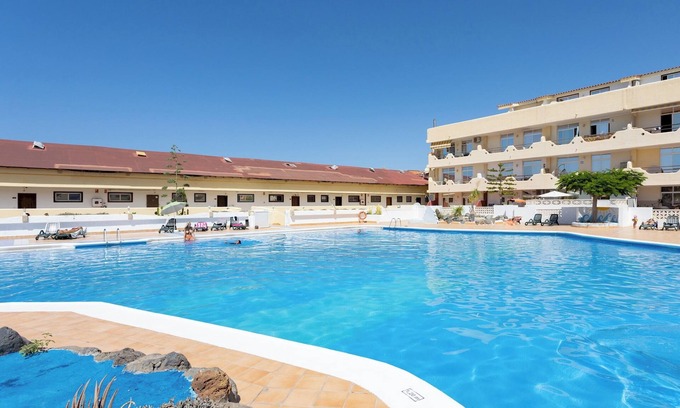 Playa Paraiso Apartamento | Home2Book Cute Apartment with Pool, Callao Salvaje