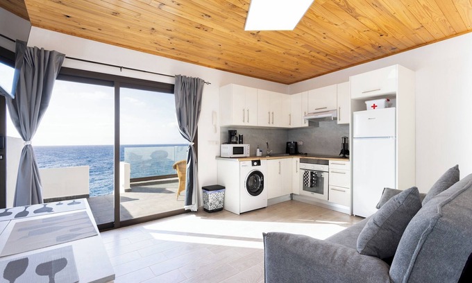 Los Gavilanes Apartamento | Home2Book Serene Stay & Sea View Terrace in Arico