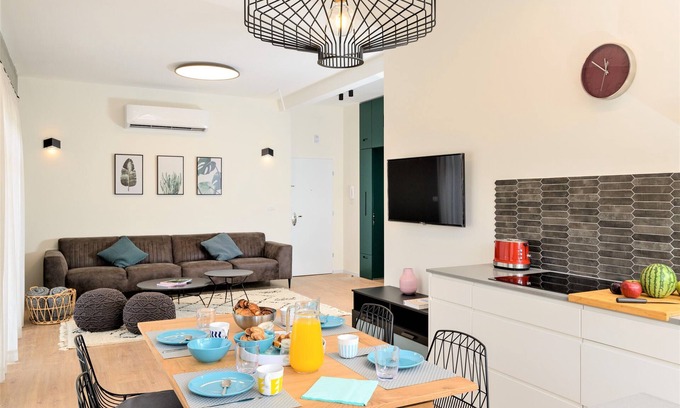 Old North Apartamento | Pied-à-terre junto al mar! Jabotinsky / HILTON