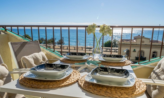 Pineda de Mar Apartamento | HomeHolidaysRentals Bluemar-Costa Barcelona