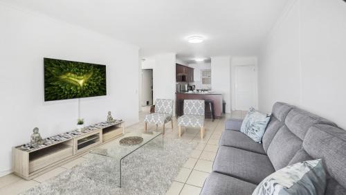 Century City Apartamento | Homely 3 Bedroom apartment in Villa Italia Century City