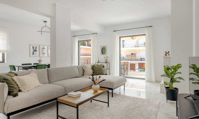Marousi Apartamento | Homely 3BR Apartment in Marousi