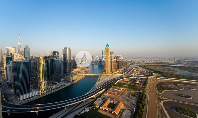 Business Bay Apartamento | Homely Apartment with Canal and Burj Khalifa view