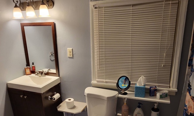 Paw Creek Cabaña | Homely cottage close to the airport and rafting center