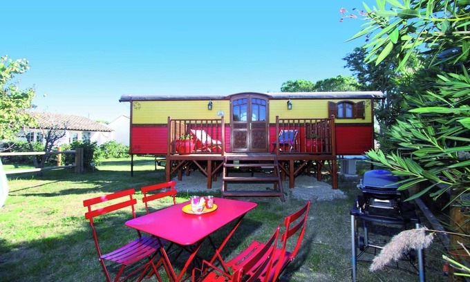 Saintes-Maries-de-la-Mer Casa | Homerez - Bungalow en Saintes-Maries