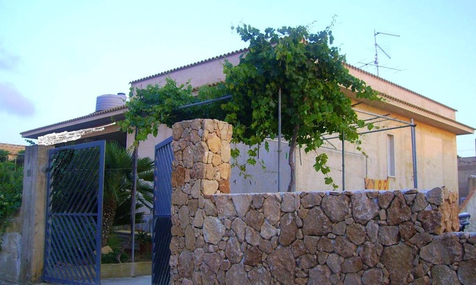 Cornino Casa | Homerez - 40 m away from the beach! House for 4 ppl. with terrace at Custonaci