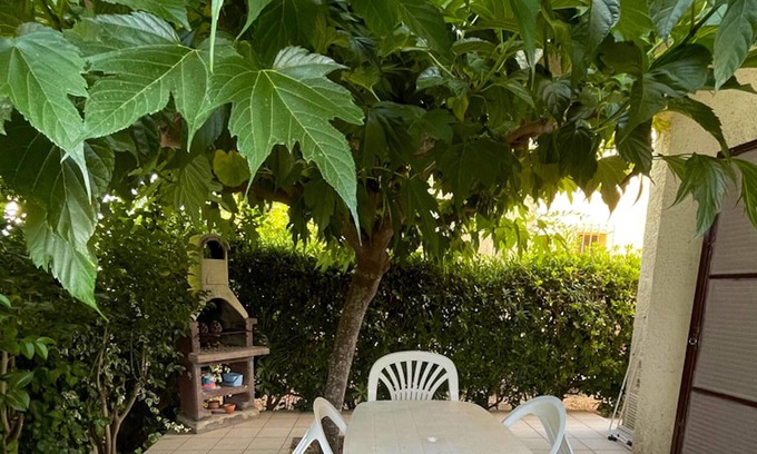 Bravone Apartamento | Homerez - ¡A 50 m de la playa! Estudio para 2 pers. con terraza en Linguizzetta