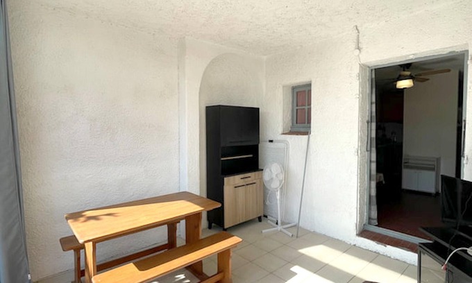 Bravone Apartamento | Homerez - ¡A 50 m de la playa! Estudio para 4 pers. con terraza en Linguizzetta