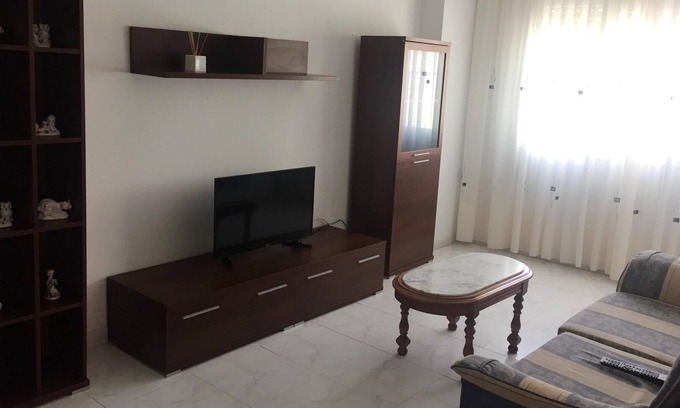 Laxe Apartamento | Homerez - ¡A 80 m de la playa! Apartamento para 6 pers. con balcón en Laxe