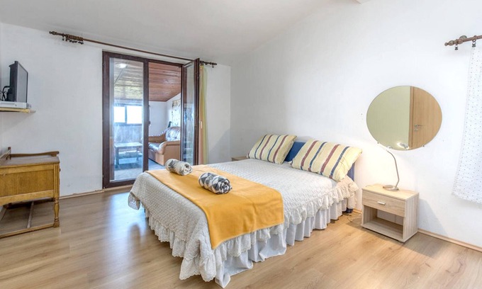 Klenovica Apartamento | Homerez - Amazing appartement for 10 ppl. with sea view and terrace at Klenovica