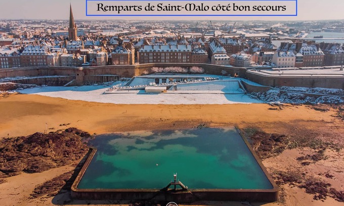 Le Vivier-sur-Mer Apartamento | Homerez - Apartment /Le Vivier-sur-Mer