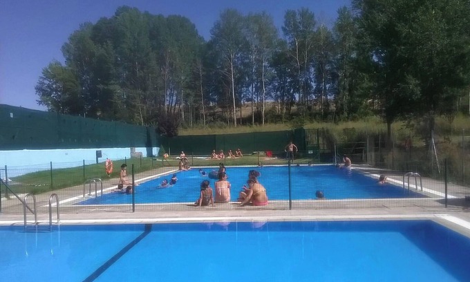 Tubilla del Lago Apartamento | Homerez - Apartment Tubilla del Lago