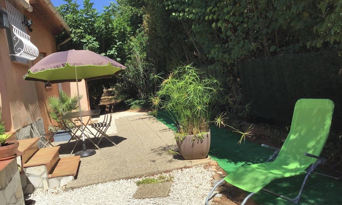 Le Muy Apartamento | Homerez - Apartamento en Le Muy, vista al jardín