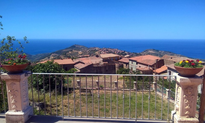 San Mauro Cilento Apartamento | Homerez - Apartamento a 7 km de la playa para 2 pers. en San Mauro Cilento