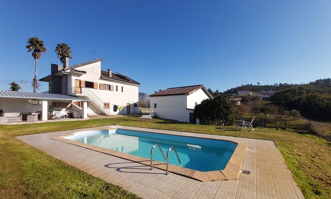 Tomar Apartamento | Homerez - Apartamento para 6 pers. con piscina y jardín en Praia do Ribatejo