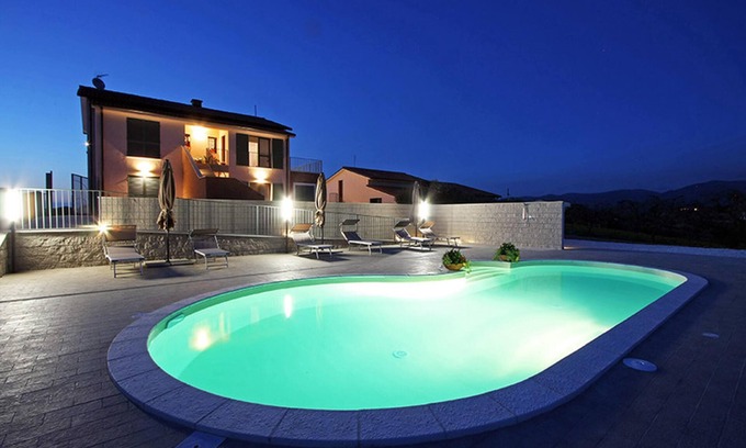 Montecastrilli Apartamento | Homerez - Appartement for 4 ppl. with shared pool and garden at Montecastrilli
