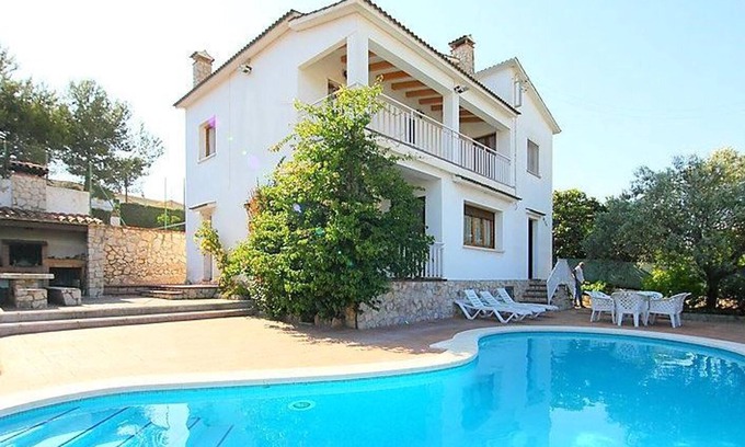 Canyelles Apartamento | Homerez - Apartamento a 6 km de la playa para 8 pers. con piscina en Canyelles