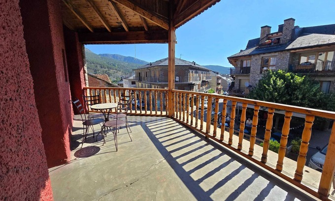 Bellver de Cerdanya Apartamento | Homerez - Apto Bellver de Cerdanya