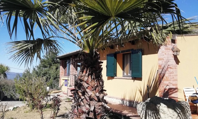 Caltanissetta Apartamento | Homerez - Apto en Caltanissetta con vista a la montaña