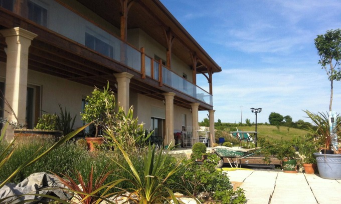 Catonvielle Apartamento | Homerez - Appto en Catonvielle c/piscina