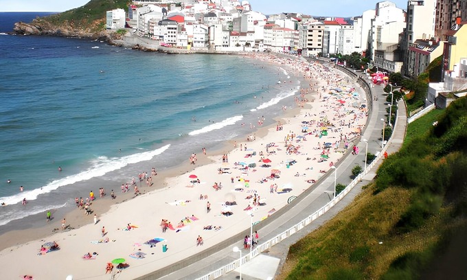 Malpica de Bergantinos Apartamento | Homerez - Apto. en Malpica, vistas mar y montaña