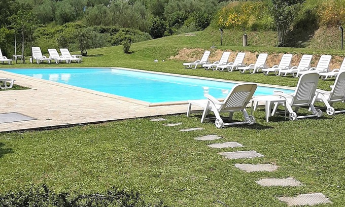 Montecarlo Apartamento | Homerez - Apt in Montecarlo w/pool