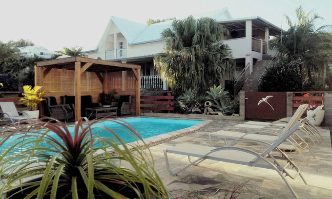 La Grande Montee Apartamento | Homerez - Apto Ste-Marie con piscina