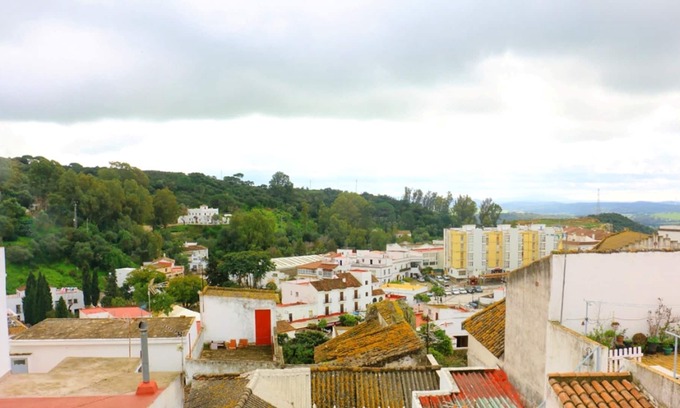 Alcala de los Gazules Casa | Homerez - Grande casa para 15 pers. con terraza en Alcalá de los Gazules
