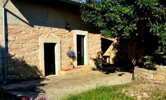 Chiaramonte Gulfi Apartamento | Homerez - Bonito apartamento para 3 pers. en Chiaramonte Gulfi
