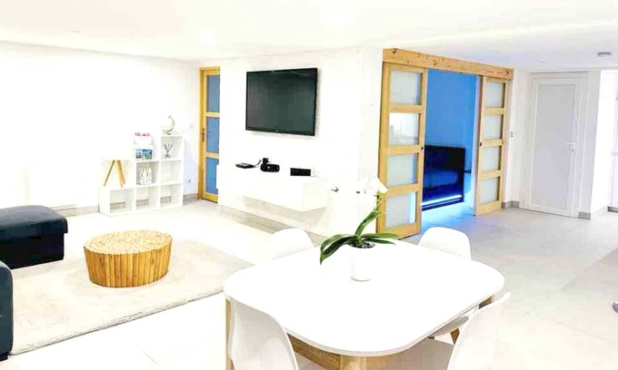 Excenevex Apartamento | Homerez - Bonito apartamento para 4 pers. con terraza en Excenevex