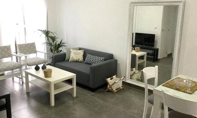 Distrito Sur Apartamento | Homerez - Bonito apartamento para 4 pers. con balcón en Córdoba