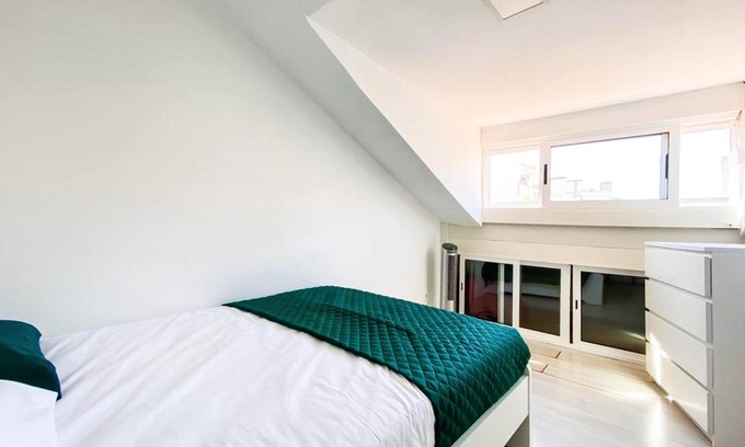 Penha de Franca Apartamento | Homerez - Bonito apartamento para 4 pers. en Lisboa