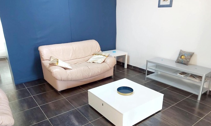 Goetzingen Apartamento | Homerez - Bonito apartamento para 2 pers. con terraza en Saeul