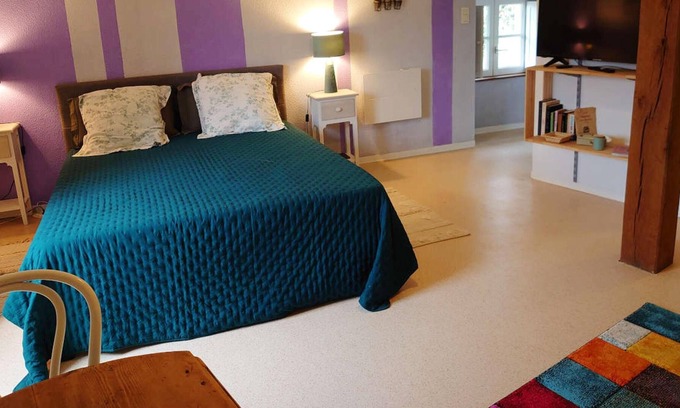 Duravel Apartamento | Homerez - Bonito estudio para 2 pers. con piscina compartida y jardín en Duravel