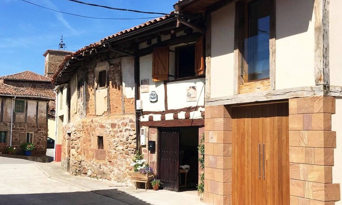 Villasur de Herreros Casa | Homerez - Grande casa para 12 pers. con terraza en Villasur de Herreros