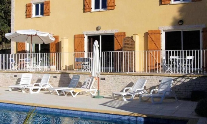 Lagorce Villa | Homerez - Grande villa para 15 pers. con piscina y terraza en Lagorce
