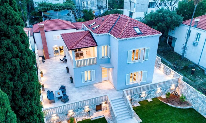 Babin Kuk Villa | Homerez - Big villa for 12 ppl. with swimming-pool and terrace at Dubrovnik