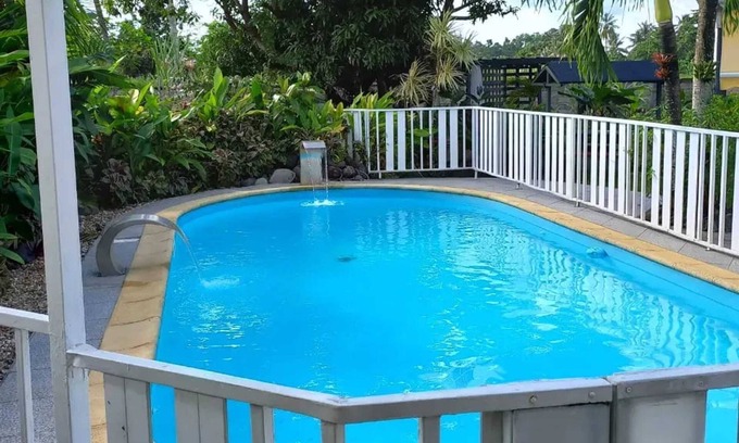 Morne Rouge Casa | Homerez - Bungalow en Sainte-Rose, piscina.