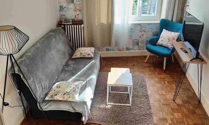 Neris-les-Bains Apartamento | Homerez - Central Apt Néris-les-Bains