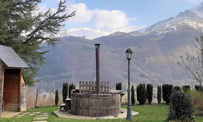 Arrens-Marsous Chalet De Esquí | Homerez - Chalet a la montaña para 8 pers. con sauna y jacuzzi en Arrens-Marsous