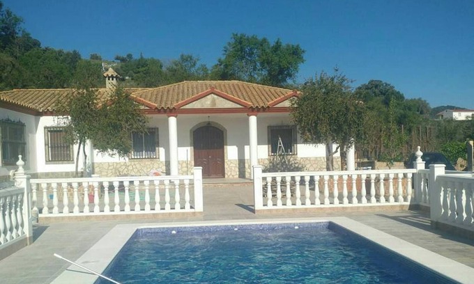 Prado del Rey Chalet De Esquí | Homerez - Chalet en Prado del Rey