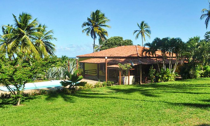 Barra do Jacuipe Chalet De Esquí | Homerez - Chalet a la montaña a 2 km de la playa con piscina compartida y jardín