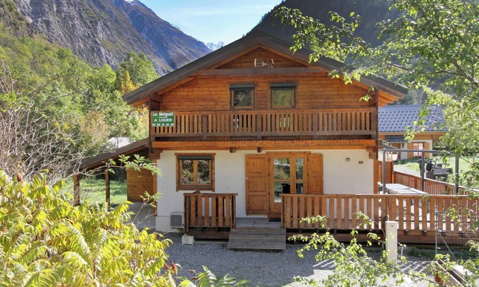 Venosc Chalet De Esquí | Homerez - Chalet en Venosc con Jacuzzi