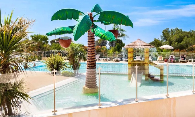 Le Dramont Apartamento | Homerez - Encantador Bungalow en Saint-Raphaël, Vista al Mar
