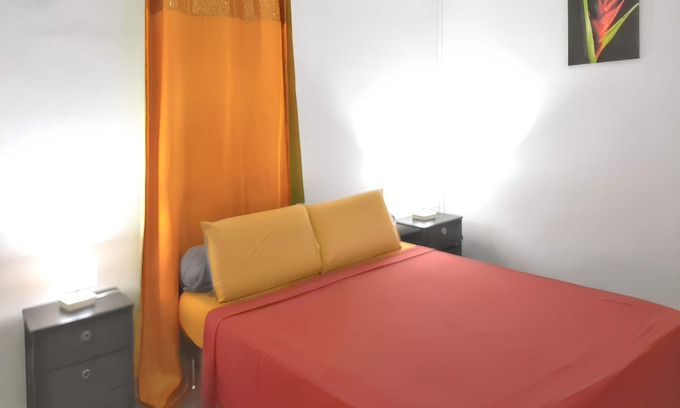 Sainte-Rose Casa | Homerez - Casa encantadora en Sainte-Rose con Jacuzzi y Piscina