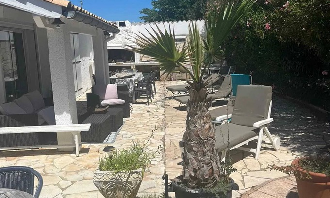 Marseillan Casa | Homerez - Casa encantadora en Marseillan con gran jardín y terraza