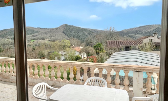 Saint-Gery Casa | Homerez - Encantadora casa en Saint-Géry con piscina compartida