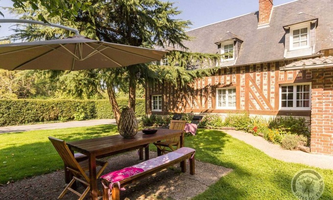 Annebault Casa | Homerez - Casa encantadora en Annebault con jardín cercado y barbacoa
