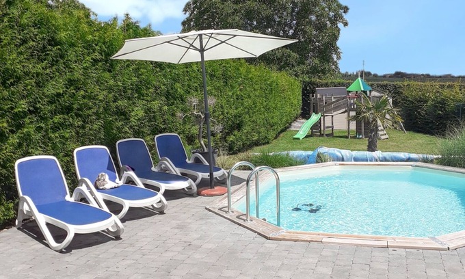 Hamois Casa | Homerez - Casa encantadora en Hamois con piscina compartida